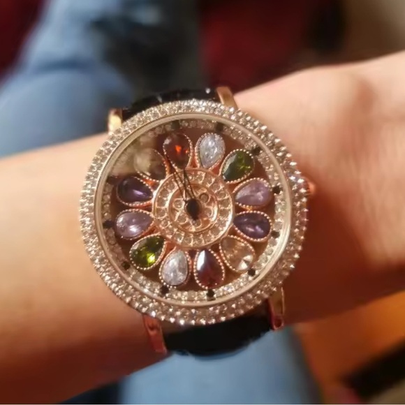 Luxury Rotating Petal Flower Dial Diamond Crystal Watch - Picture 11 of 14